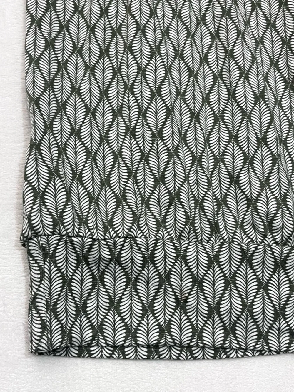 LOFT Outlet Women’s Dark Green & White Geometric Sleeveless Tank Top Large - Picture 2 of 16